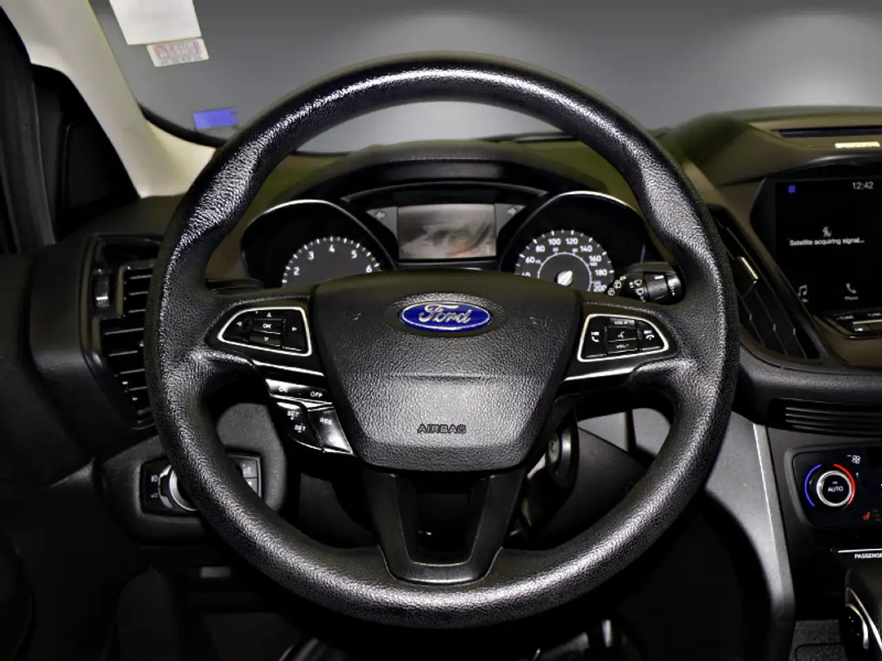 Ford Escape снимка Ford Escape