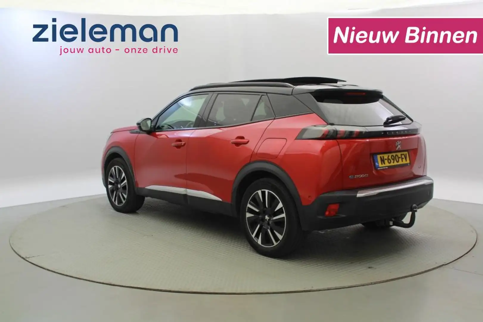 Peugeot e-2008 EV GT Pack 50 kWh - Carplay, Half leer, Trekhaak Rot - 2