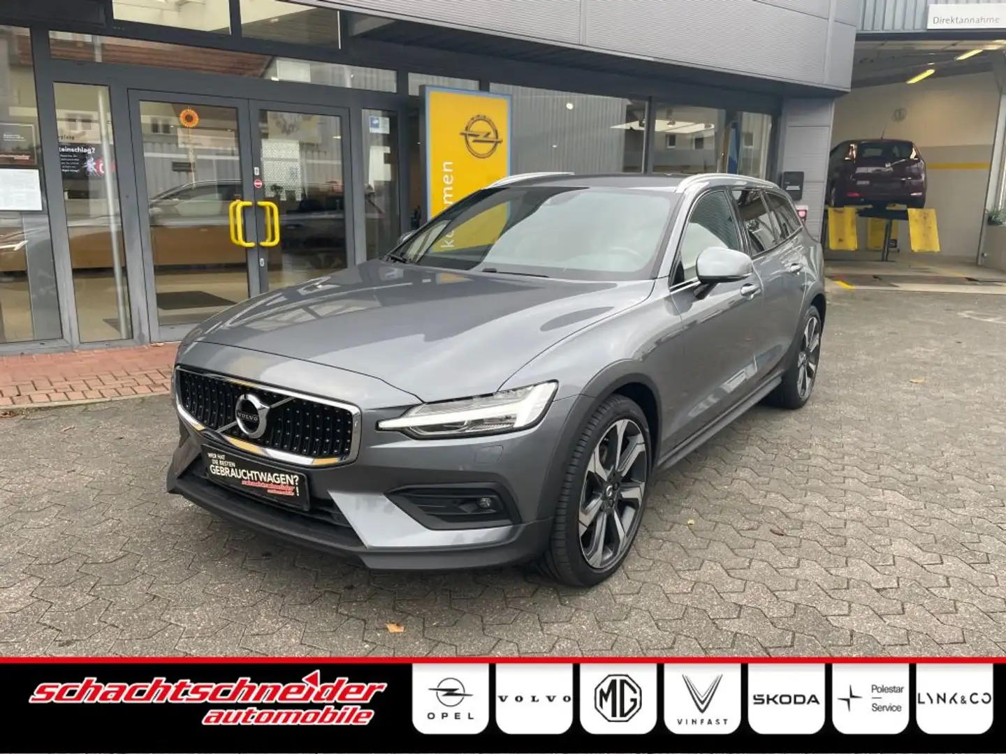 Volvo V60 Cross Country B4 D AWD Geartr. Pro+Xenium+Kamera+ACC Grau - 1