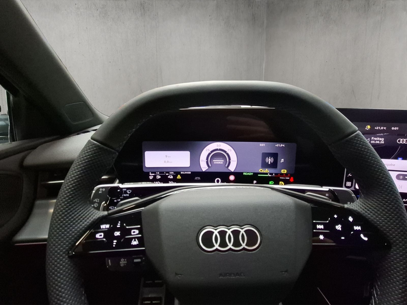 Audi Q3 e-hybrid 200 kW S tron ic — photo 12