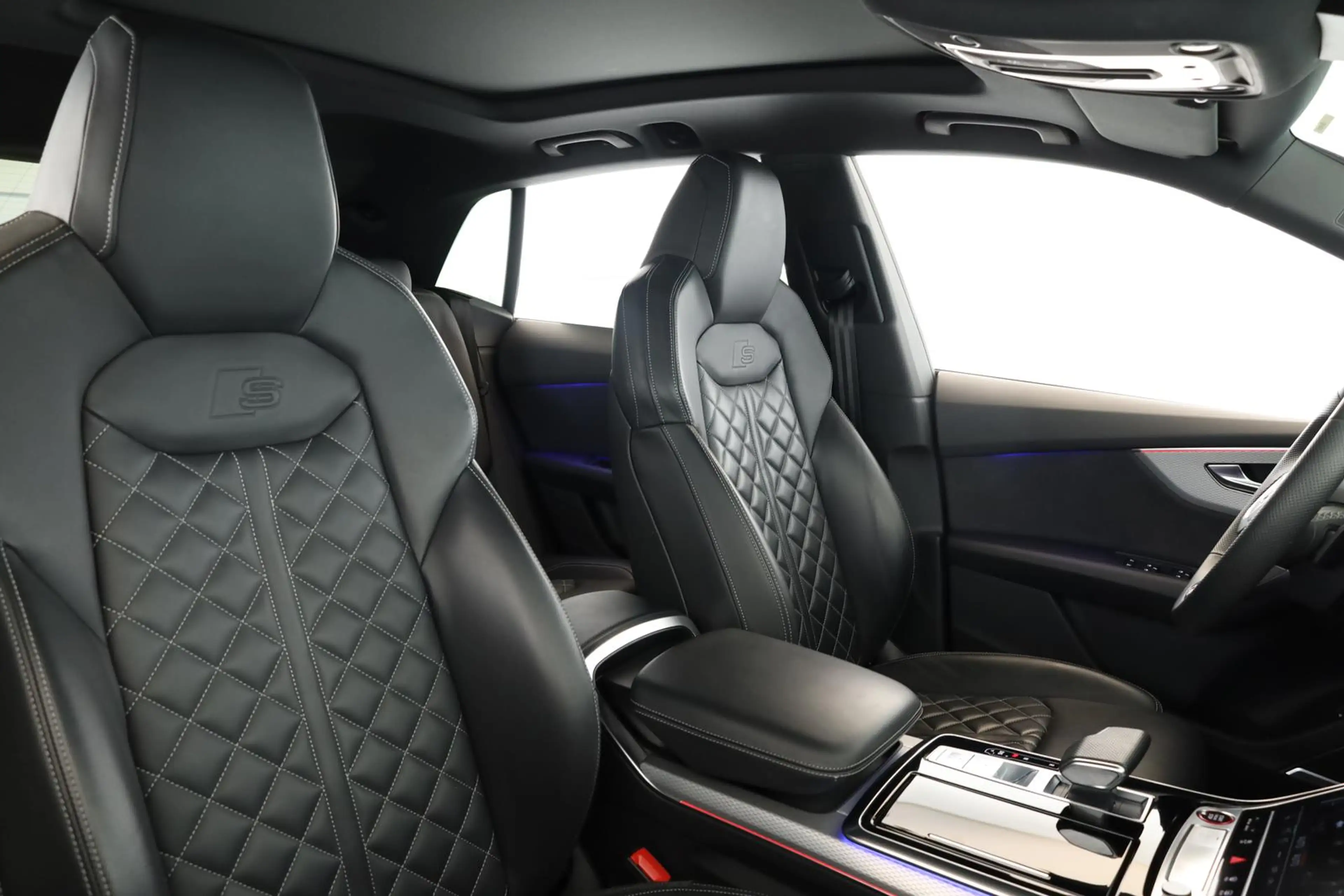 Audi SQ8 TFSI Facelift Leder Matrix Pano BangO ACC 23 — photo 9