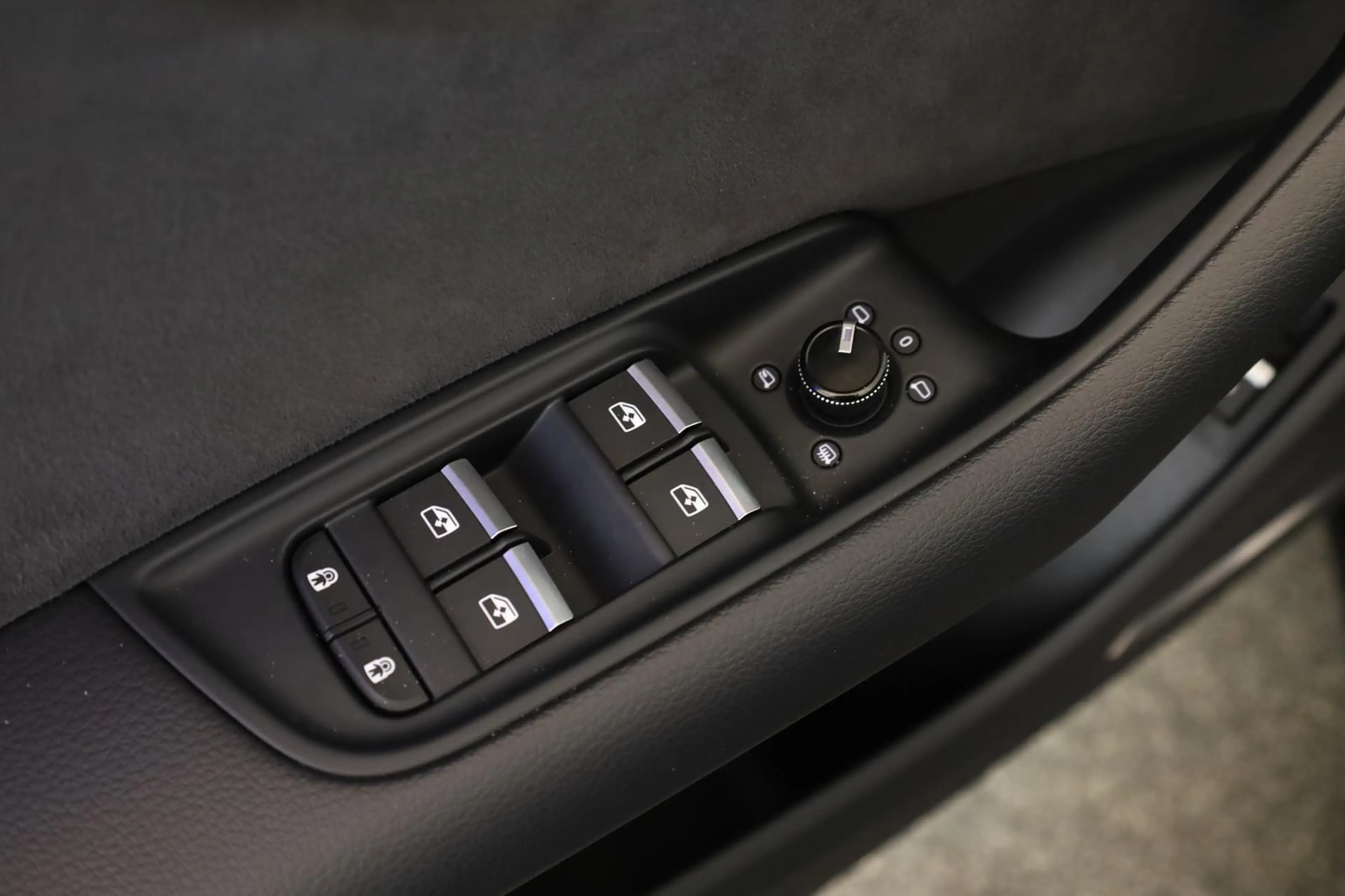 Audi SQ8 TFSI Facelift Leder Matrix Pano BangO ACC 23 — photo 12