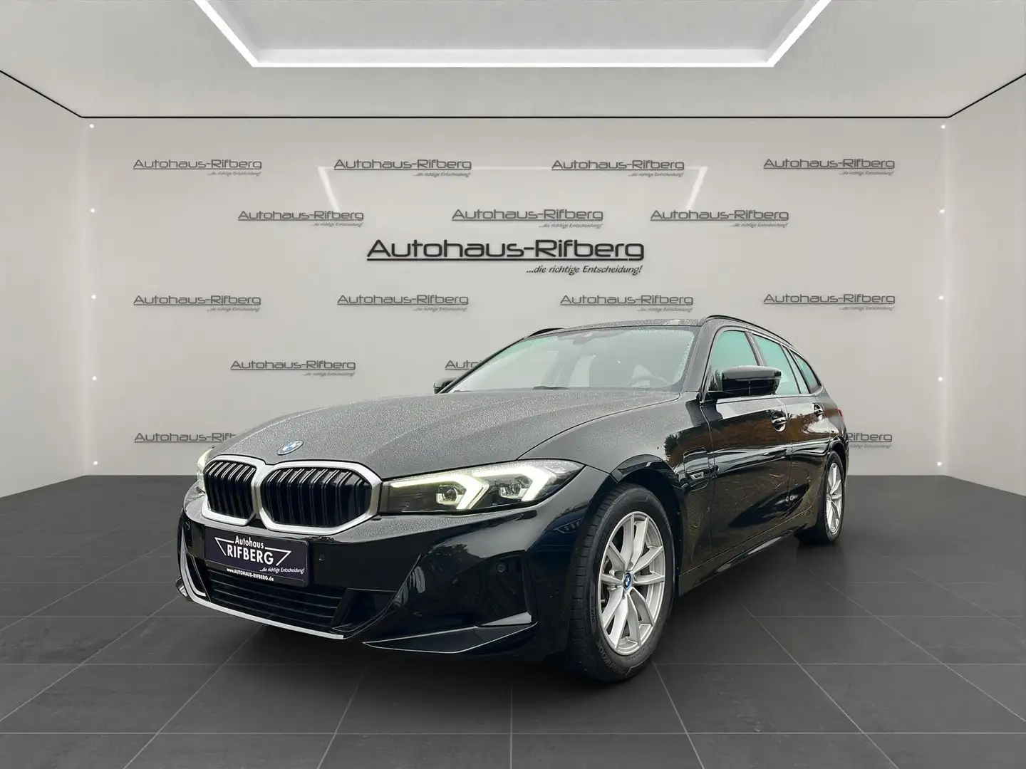 BMW 320 e TOURING/PANO/LIVE COCKPIT /DAB/WIDESCREEN Schwarz - 1