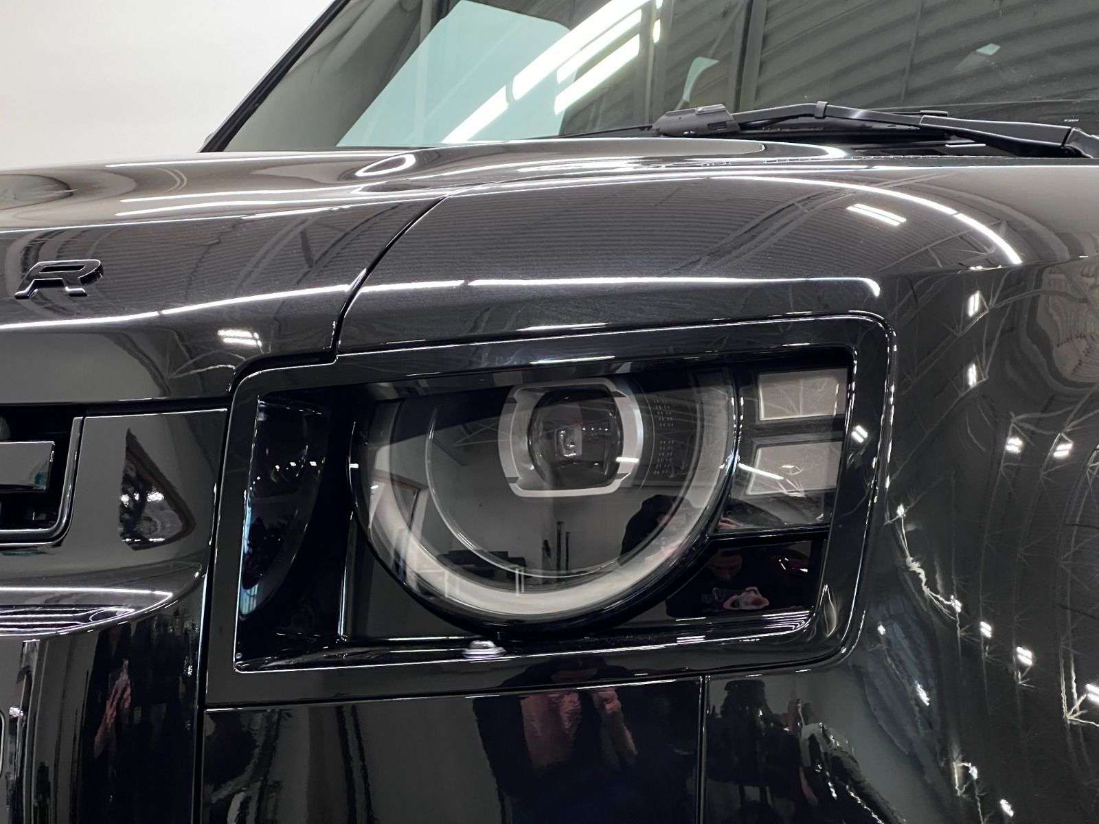 2026 Land Rover Defender 110 P500 V8 X-DYNAMIC SE thumb 13