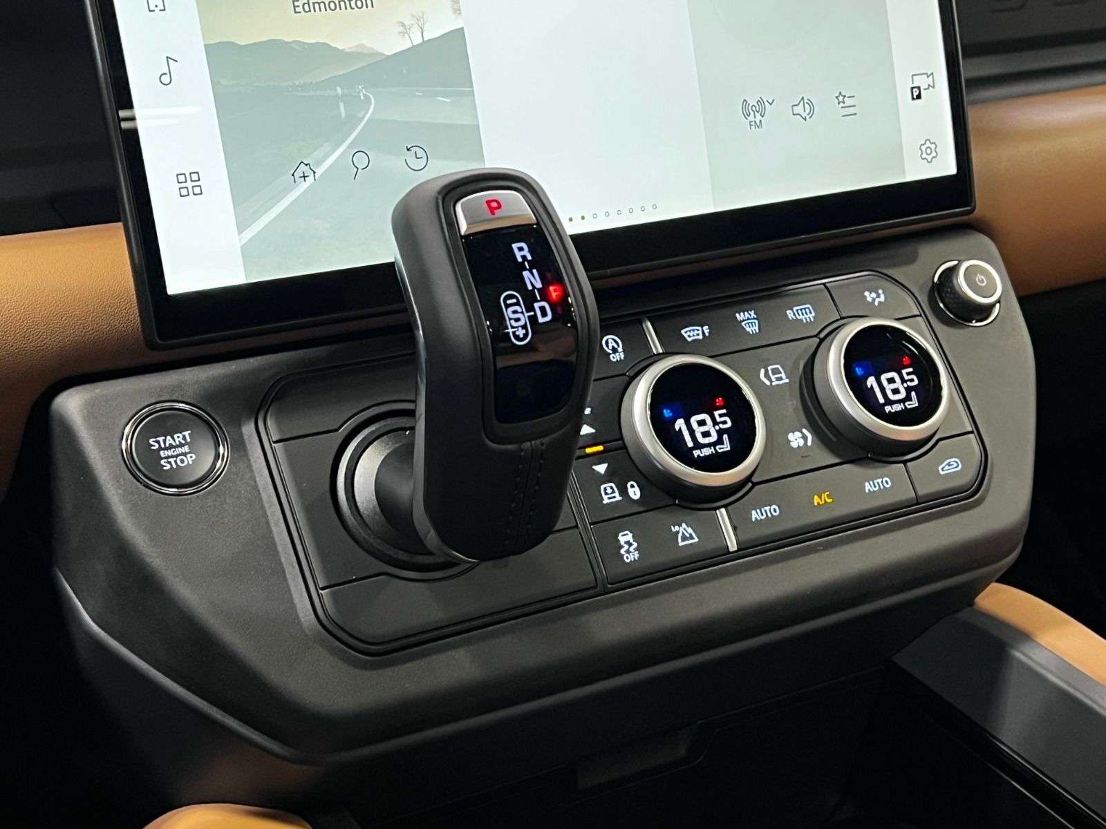 2026 Land Rover Defender 110 P500 V8 X-DYNAMIC SE thumb 18