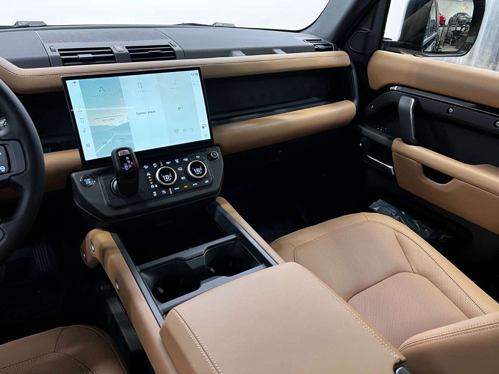 2026 Land Rover Defender 110 P500 V8 X-DYNAMIC SE thumb 17