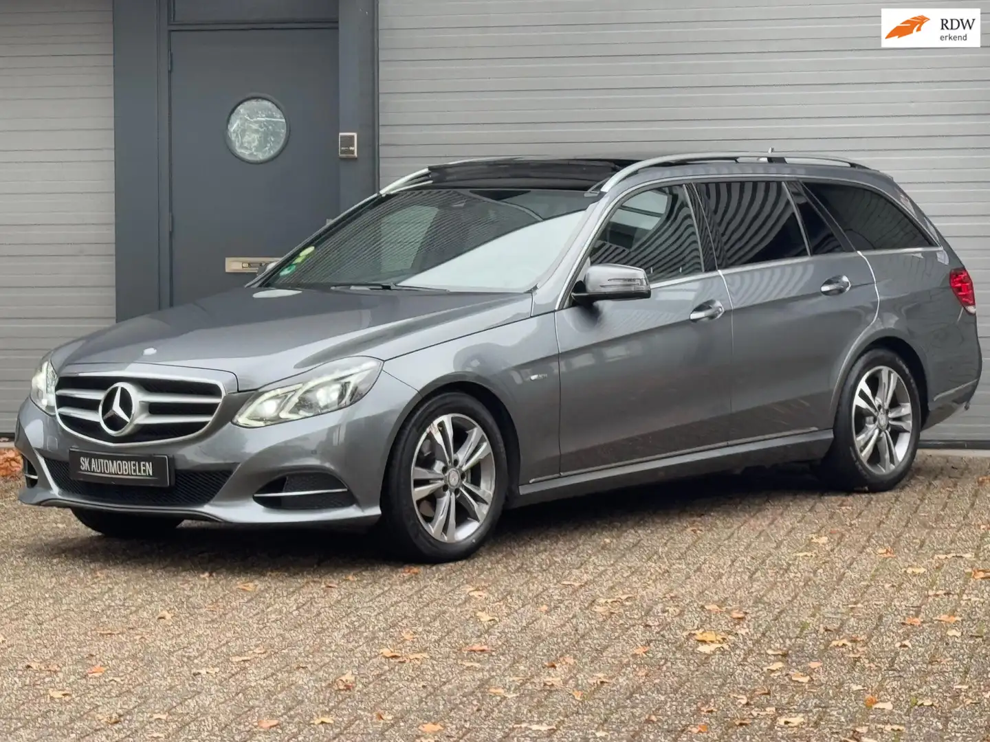 Mercedes-Benz E 220 Estate CDI Business Edition Avantgarde Grijs - 1