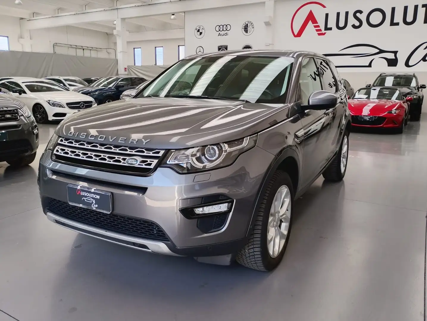 Land Rover Discovery Sport Discovery Sport 2.0 TD4 180 CV SE 7 POSTI Grijs - 2