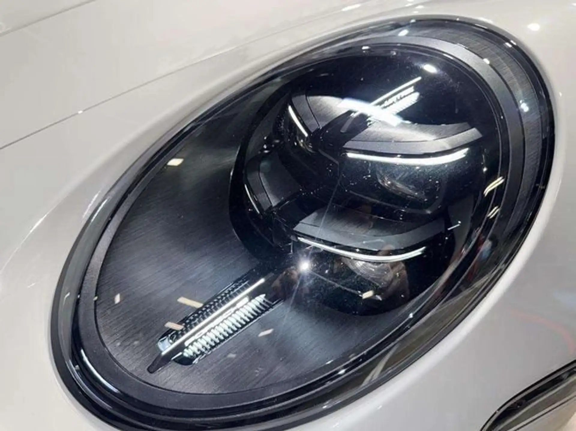 포르쉐 911 Turbo 4S Coupe 2025 흰색 사진 6