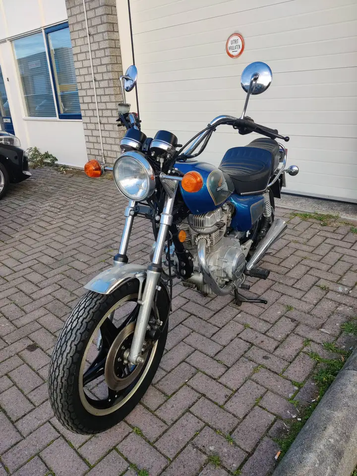 Honda CM 400