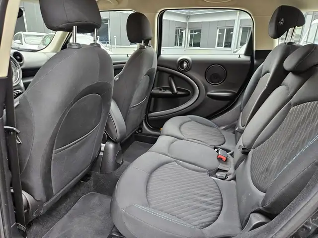 MINI Countryman view 9