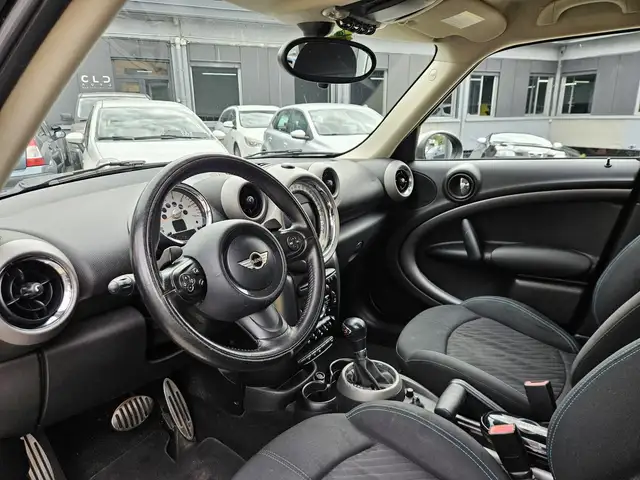 MINI Countryman view 7