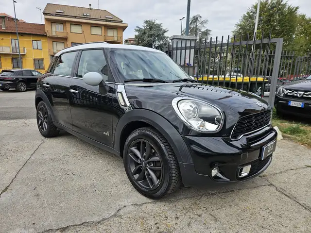 MINI Countryman view 3