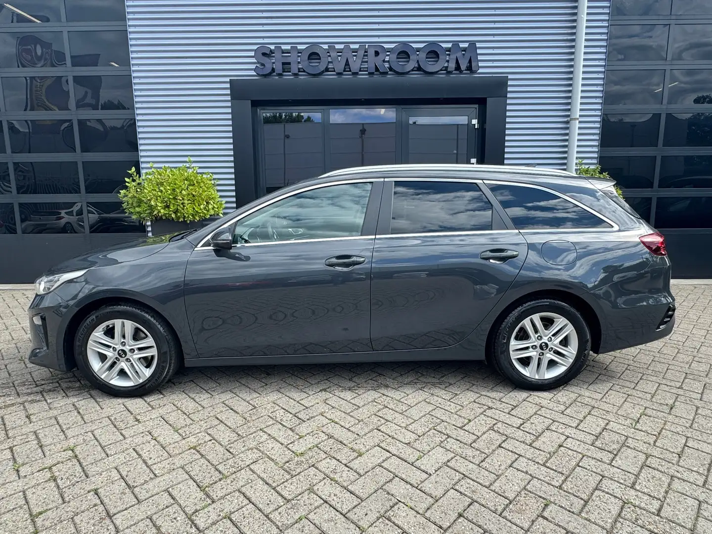 Kia Ceed SW / cee'd SW Sportswagon 1.5 T-GDi DynamicPlusLine Automaat|App Grijs - 2