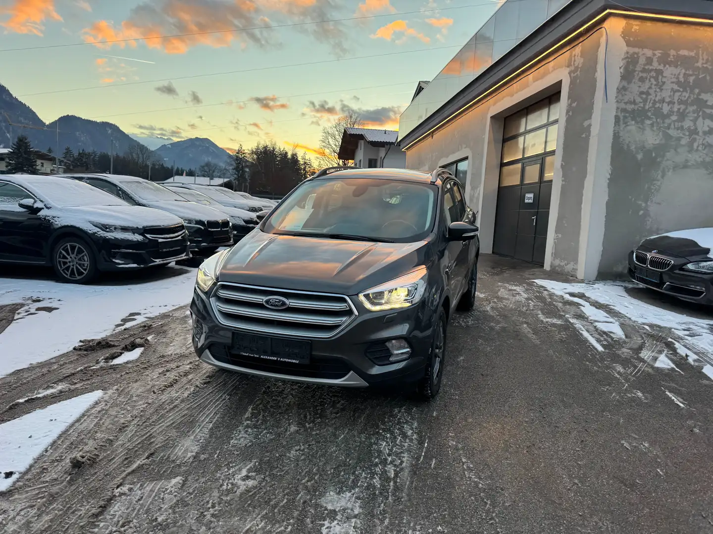 Ford Kuga Titanium Grau - 2