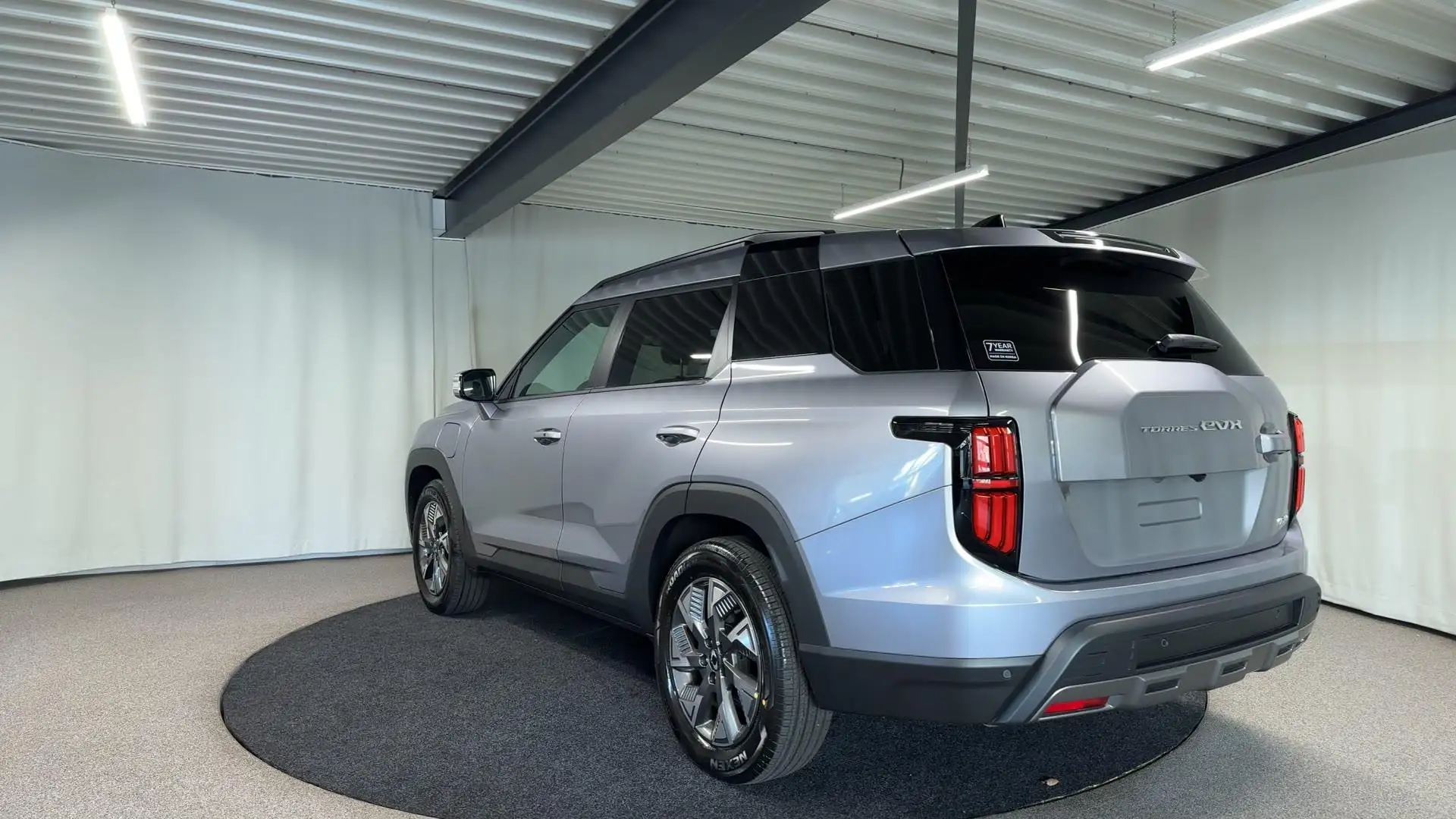 KGM Torres EVX Platinum 73.4 kWh Automaat | Leder | Navi | VO Grijs - 2