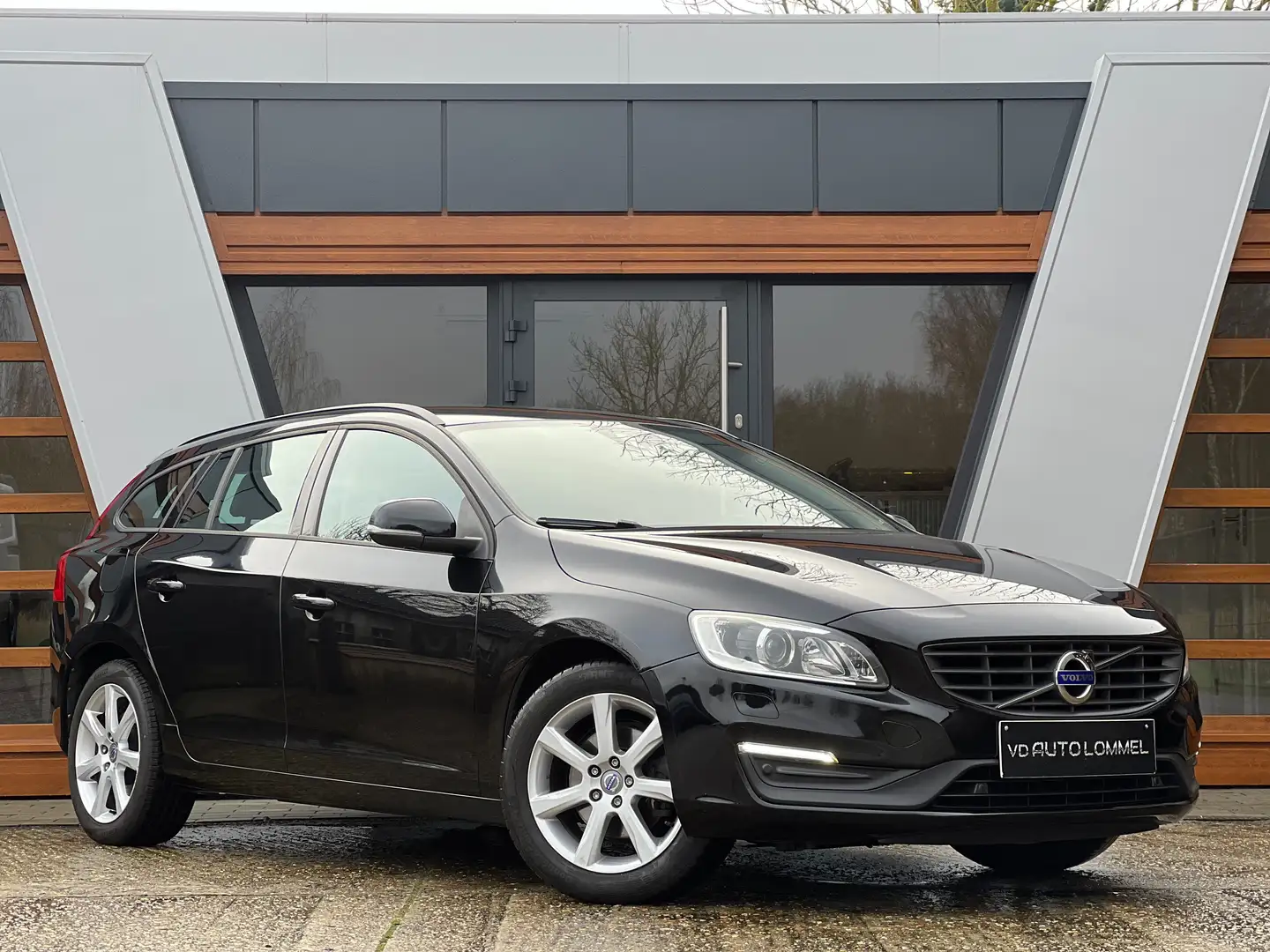 Volvo V60 AUTOMAAT/ LEDER/ CRUISE/ PDC Noir - 1