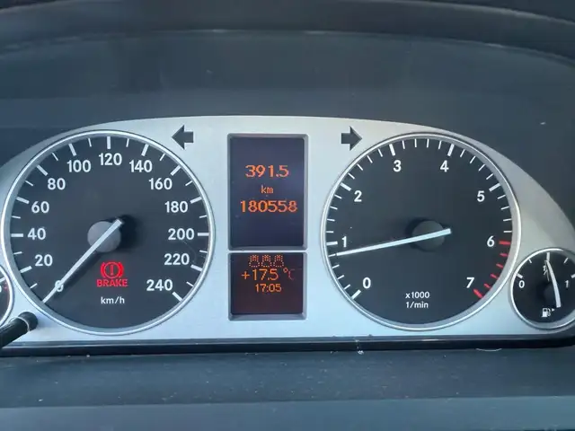 Mercedes-Benz B-Class view 6