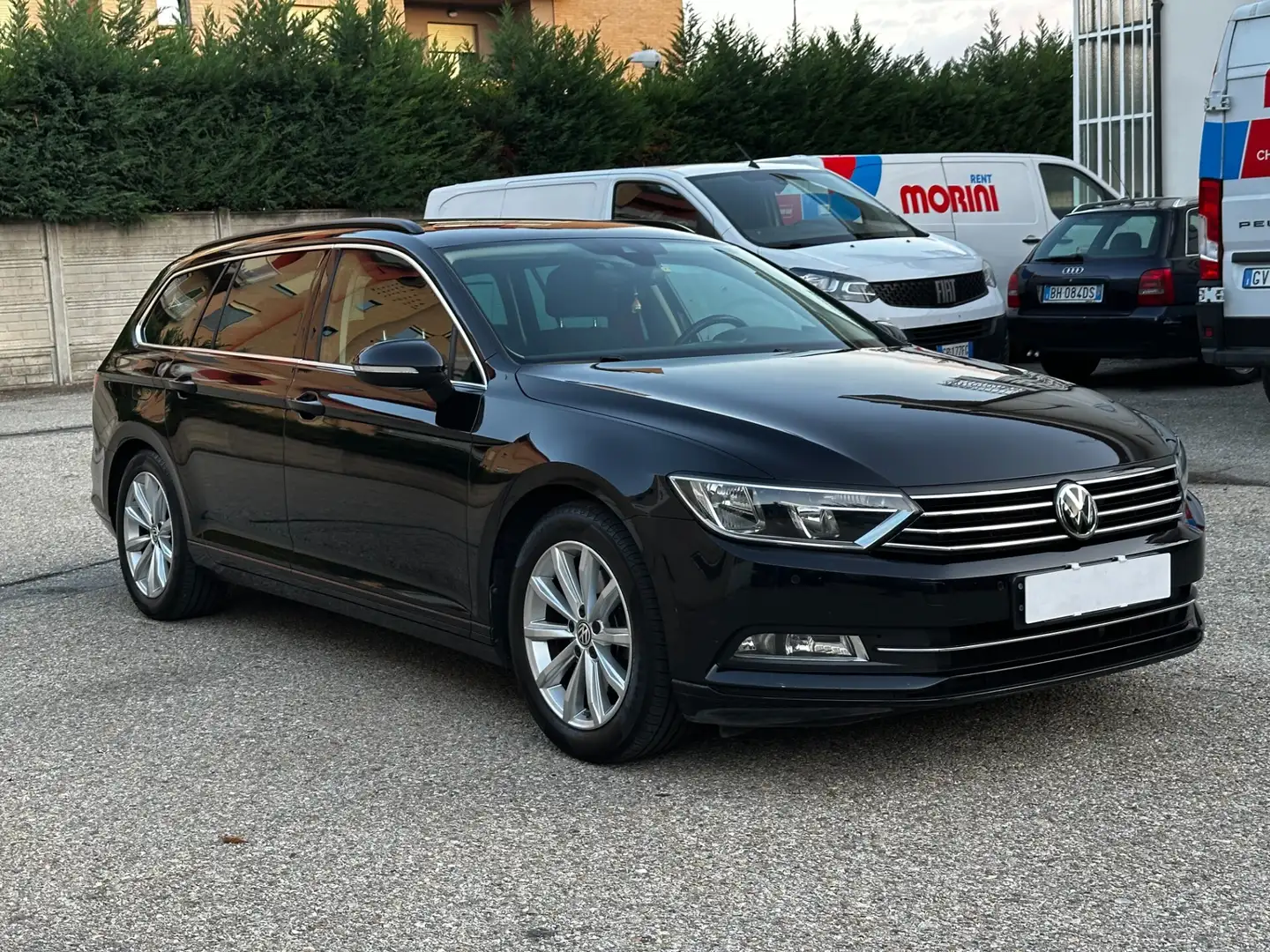 Volkswagen Passat Passat Variant 2.0 TDI DSG Business BlueMotion Tec Nero - 1