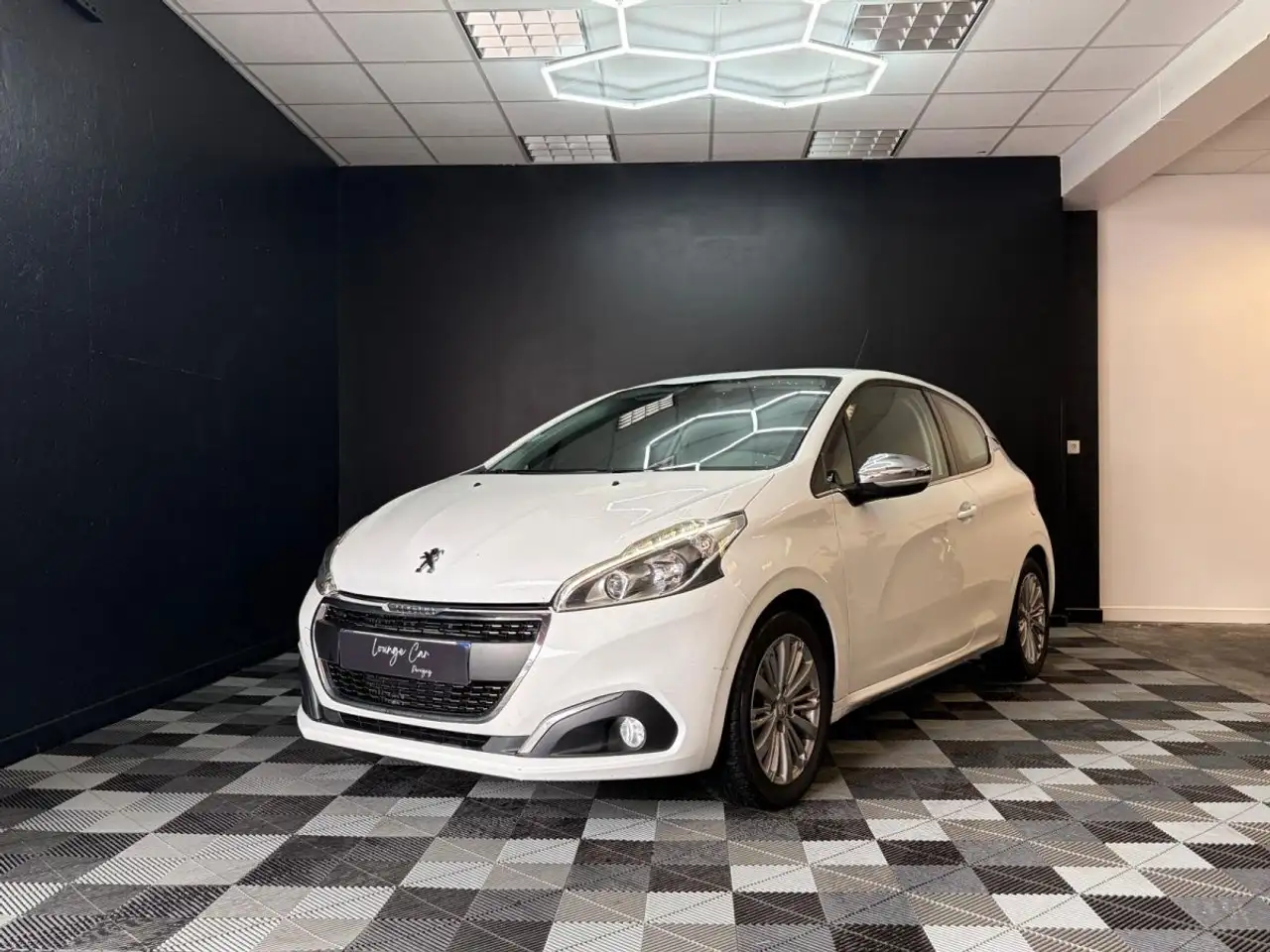Peugeot 208 1.6 BlueHDi 100ch SS BVM5 Allure / Garan