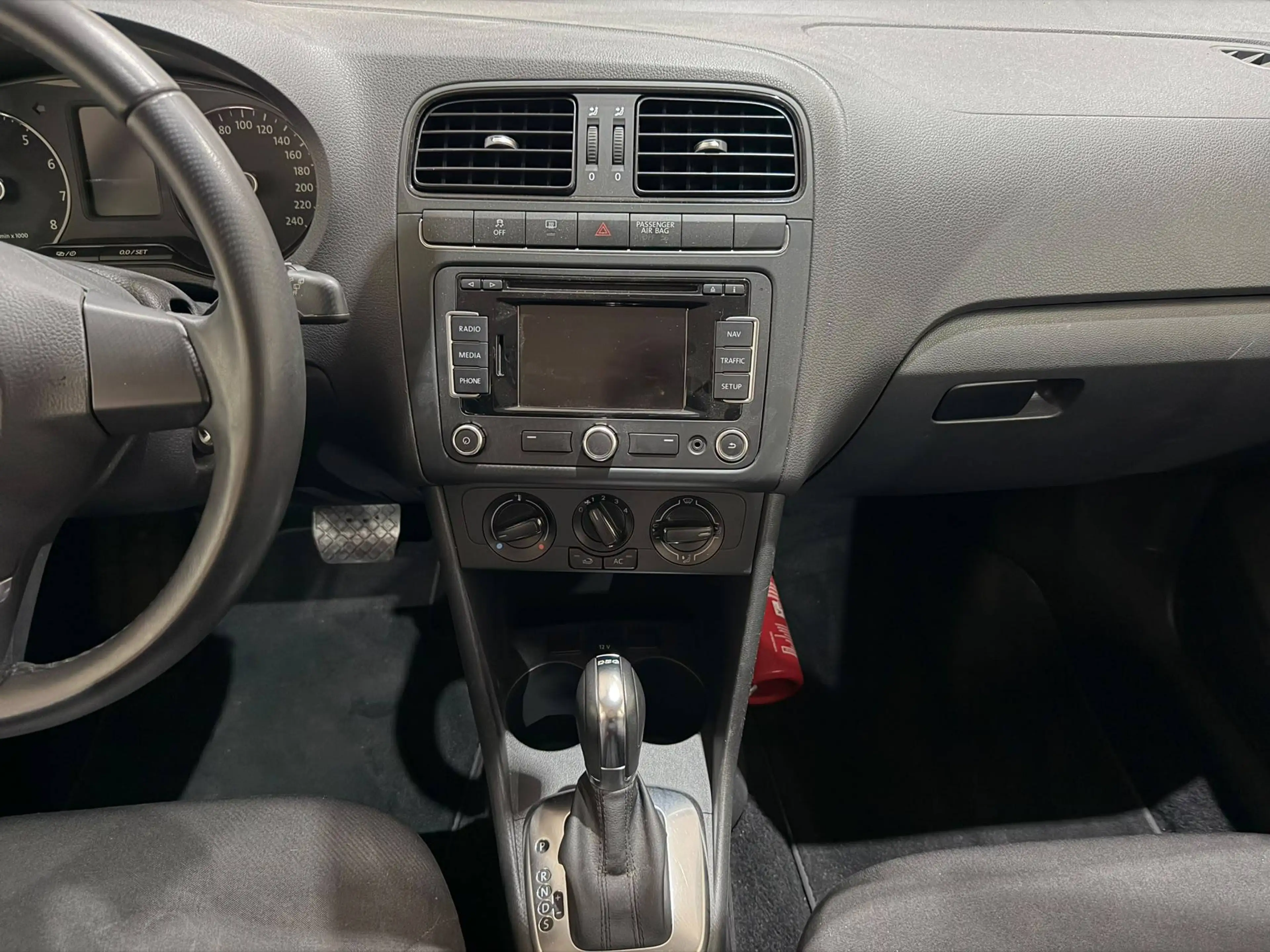 Volkswagen Polo Boite automatique ! GARANTIE 1 AN ! — photo 14