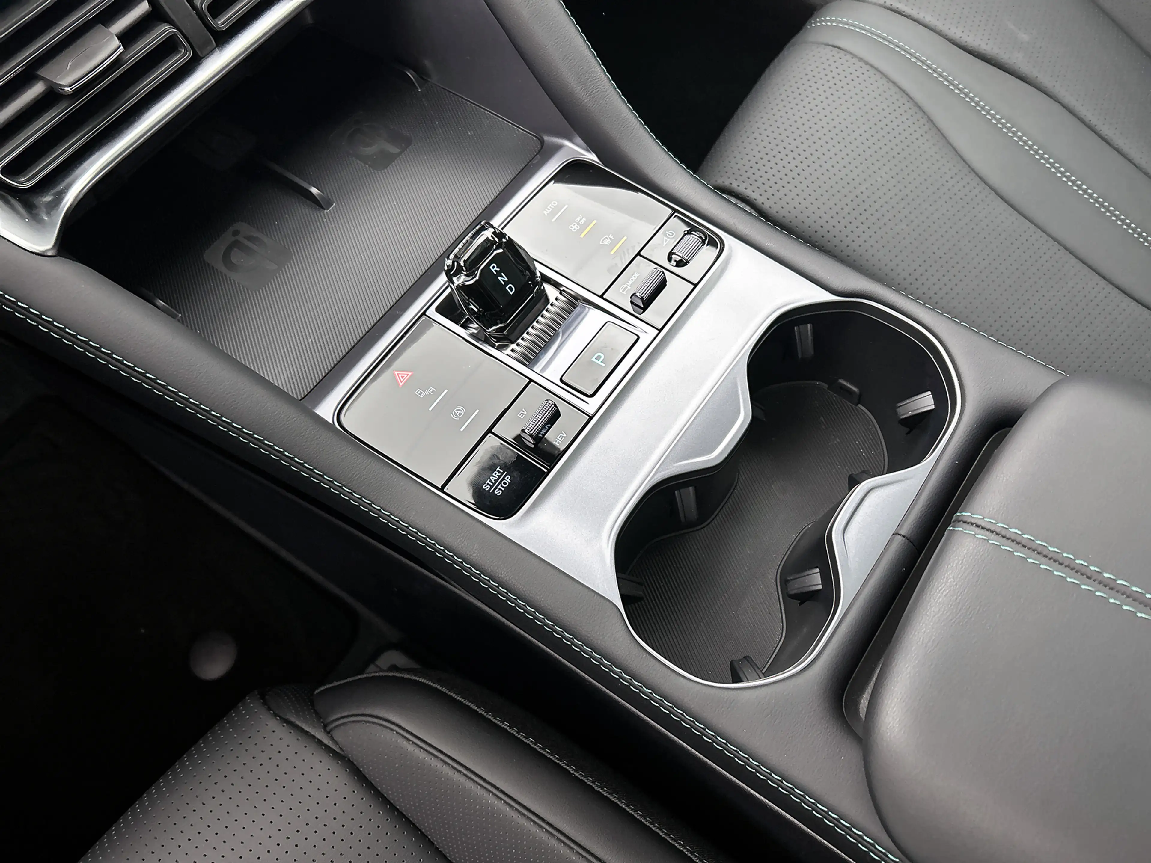 BYD Seal U 1.5 DM-i FWD Boost | Boundless Cloud | Leather Bla — photo 11