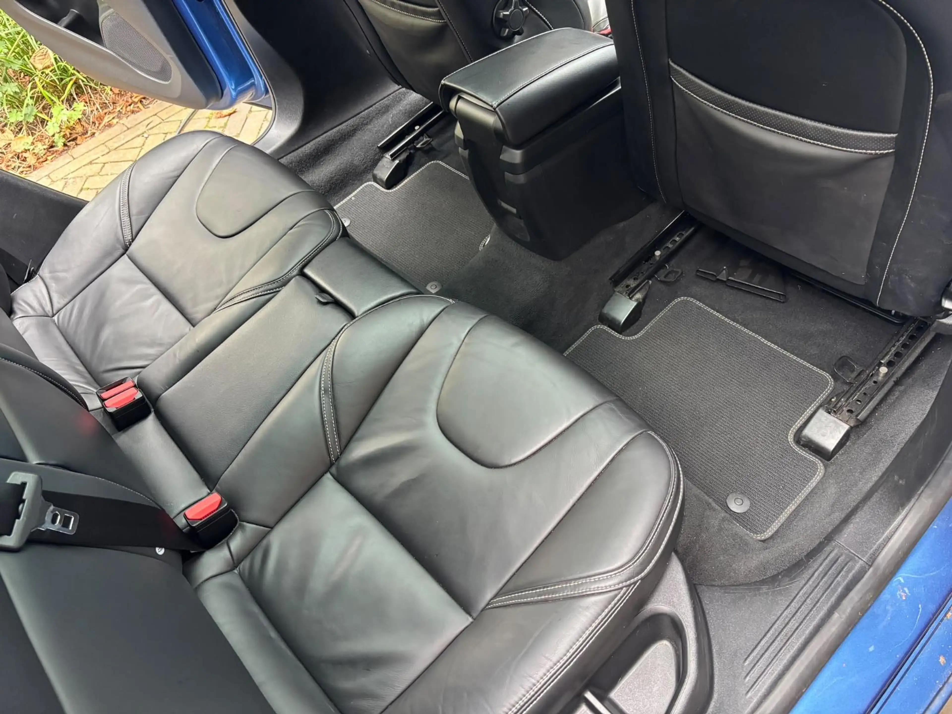 Volvo V40 2.0 T4 Business Sport | R-Design | Panoramadak | A — photo 4