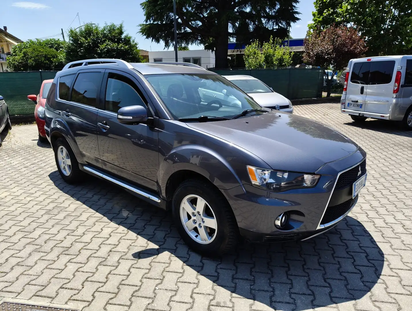 Mitsubishi Outlander Outlander 2.0 di-d Intense dpf Grigio - 1