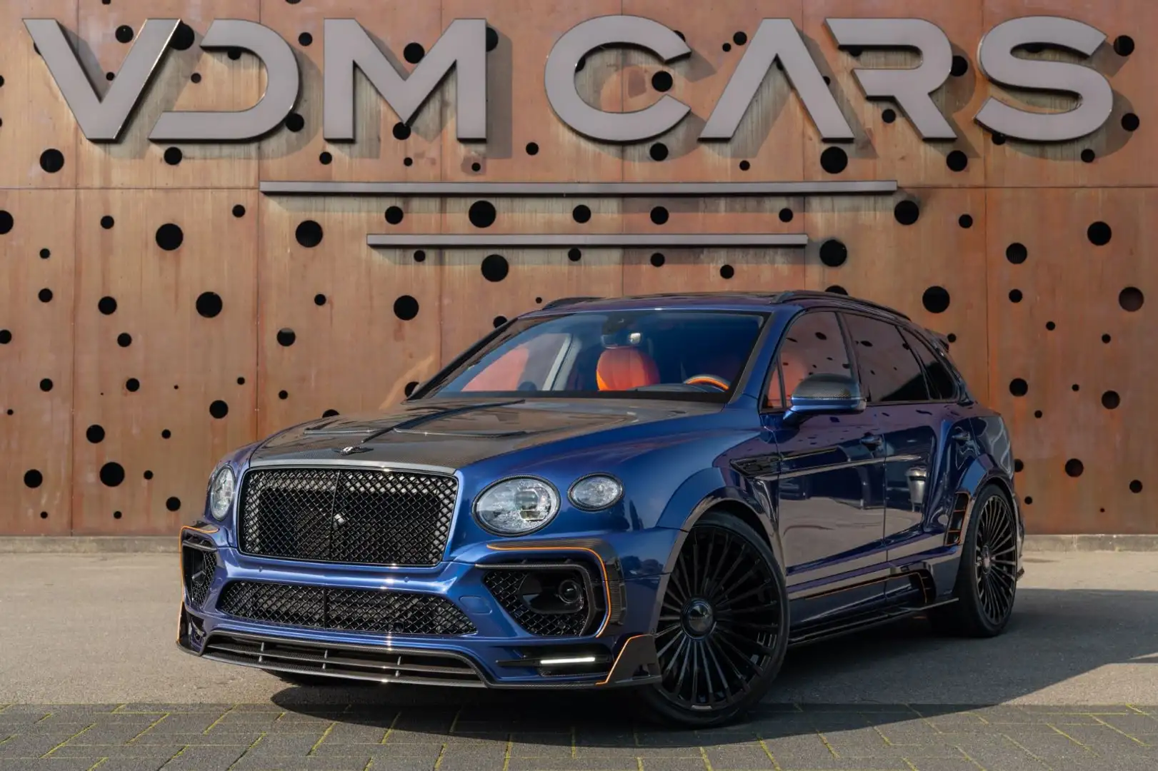 Bentley Bentayga V8 MANSORY * CARBON*CERAMIC BRAKES* Bleu - 1