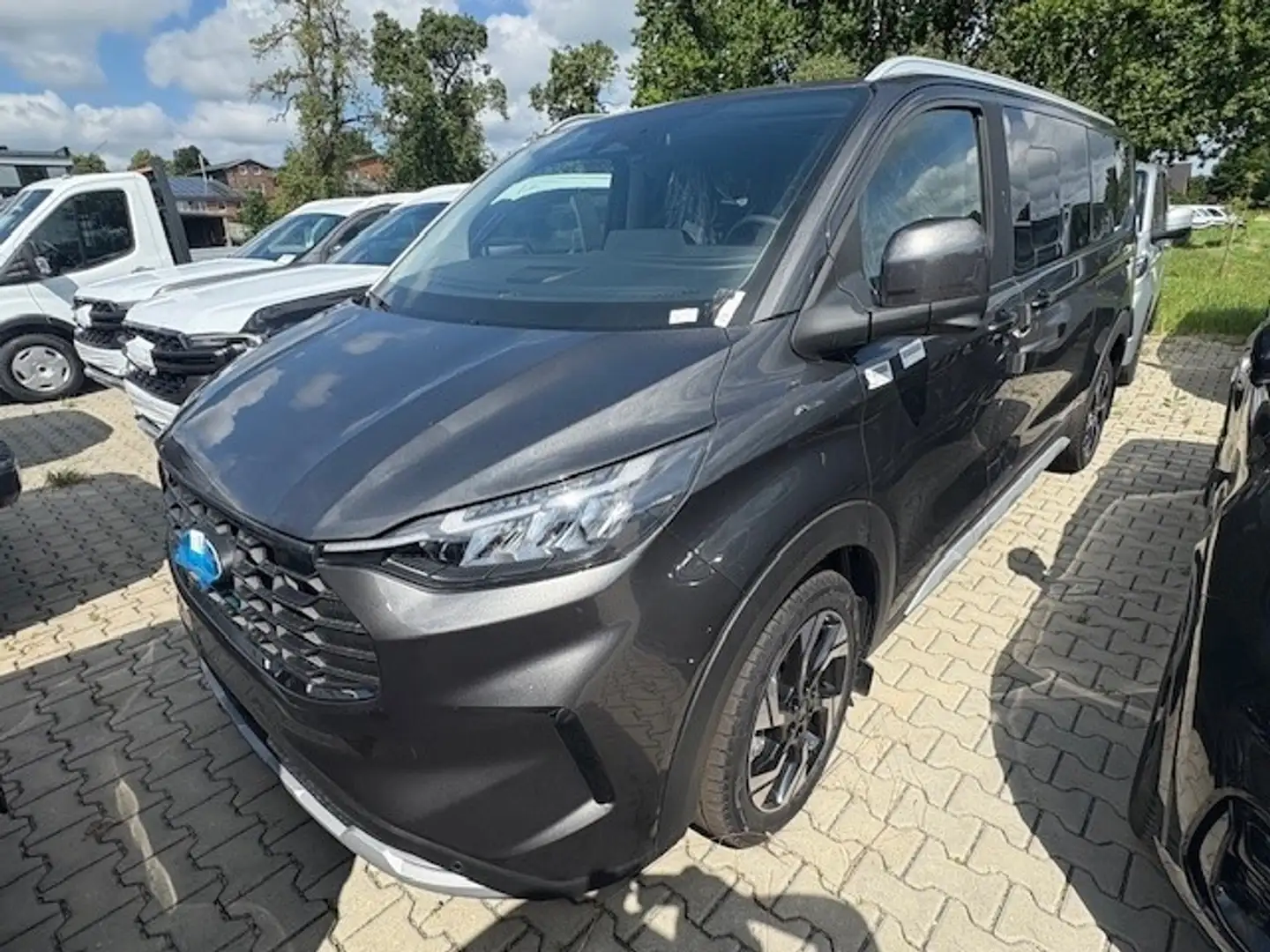 Ford Tourneo ACTIVE 320 L1 AWD NAVI / AHK / P-DACH Grau - 2