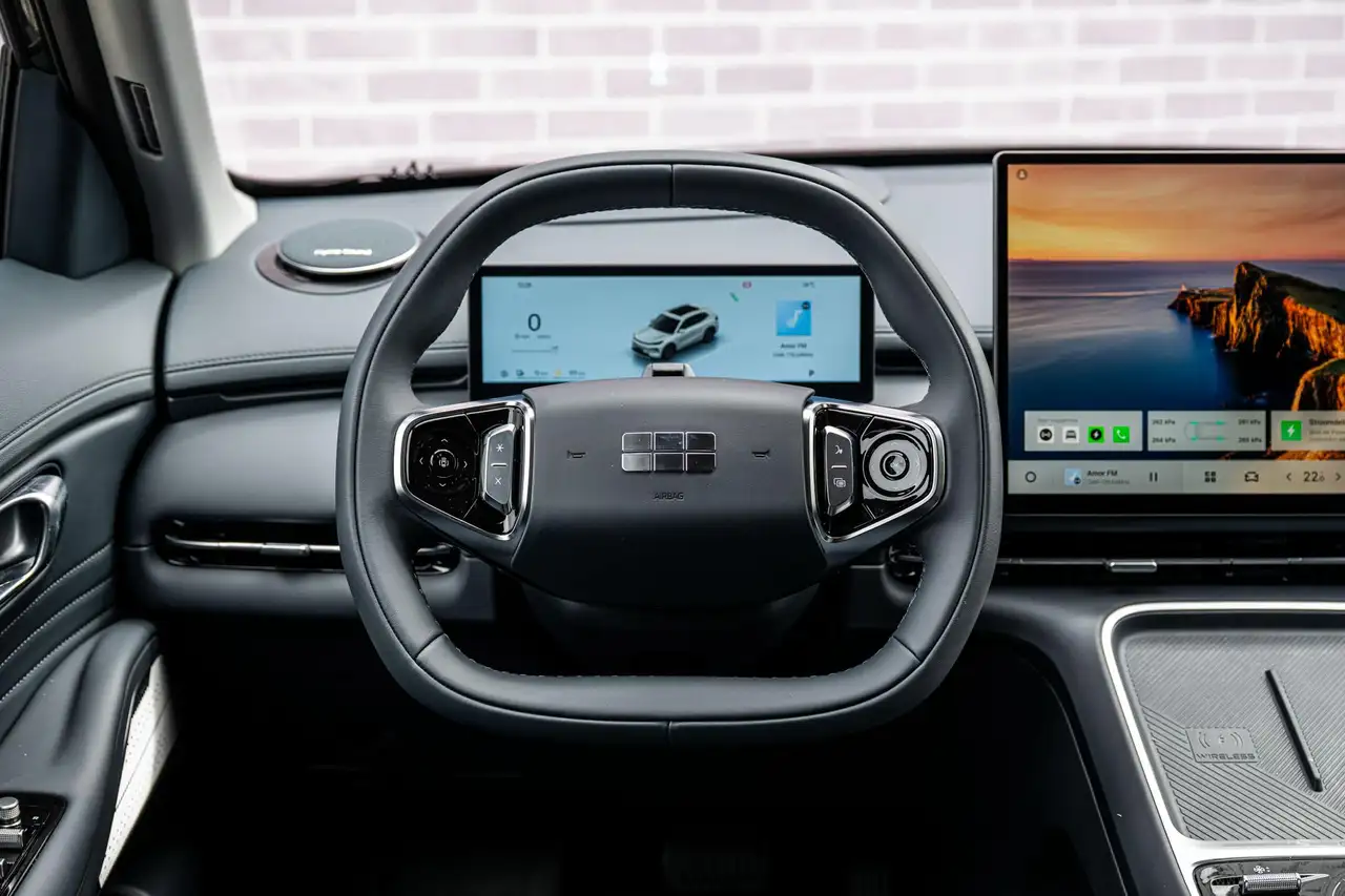 Geely Starray EM-i 2026 — фото 11