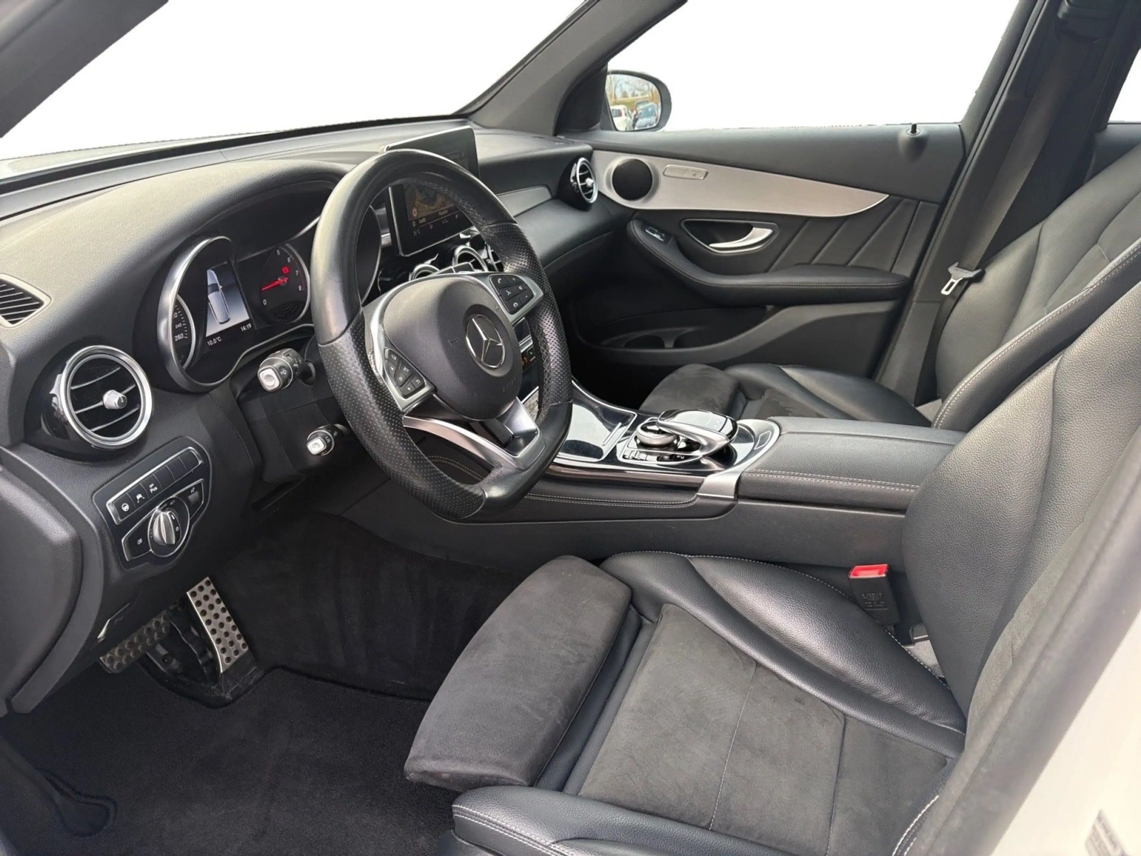 Mercedes-Benz GLC 350 4Matic AMG-Line — photo 10