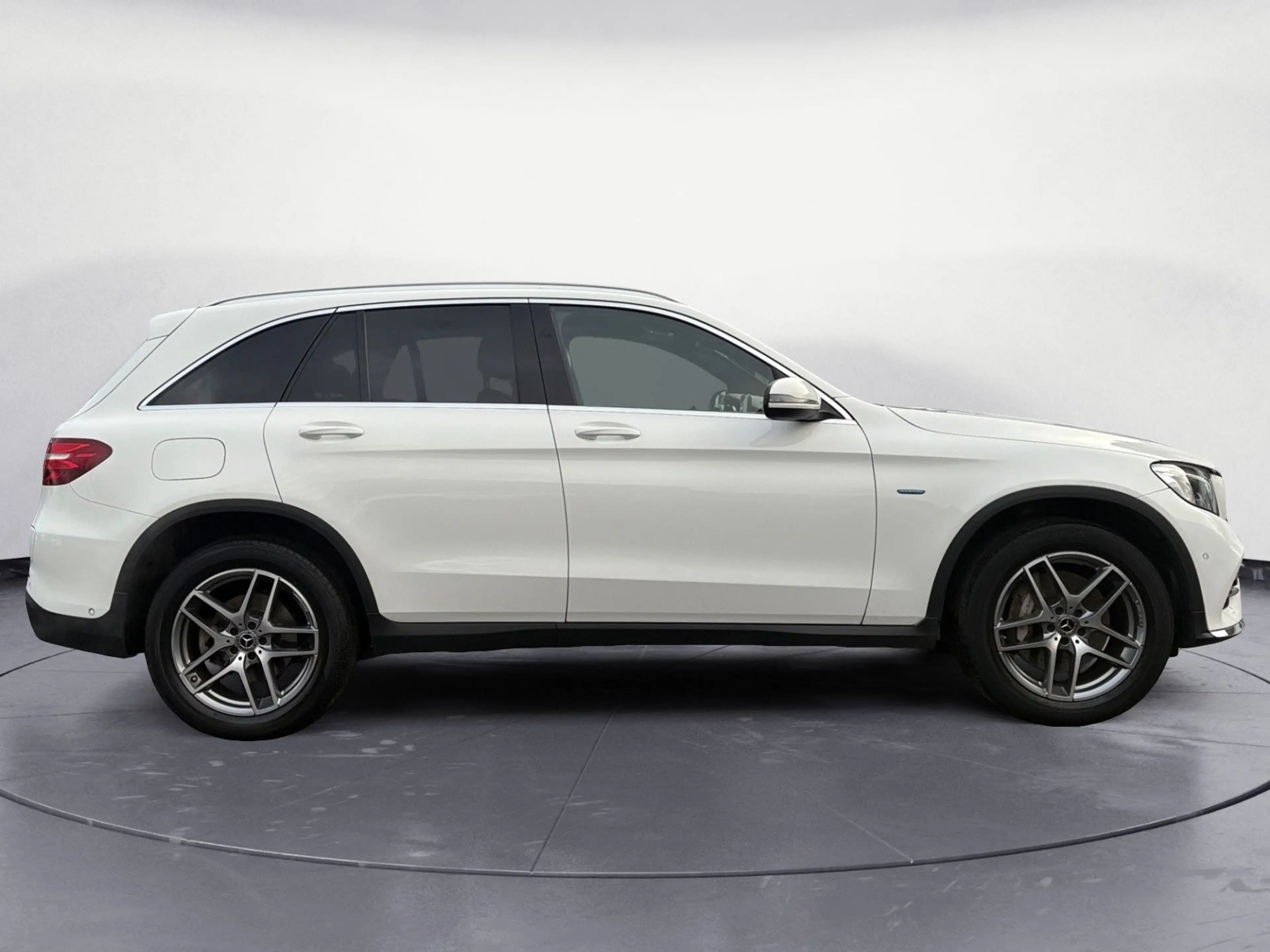 Mercedes-Benz GLC 350 4Matic AMG-Line — photo 6