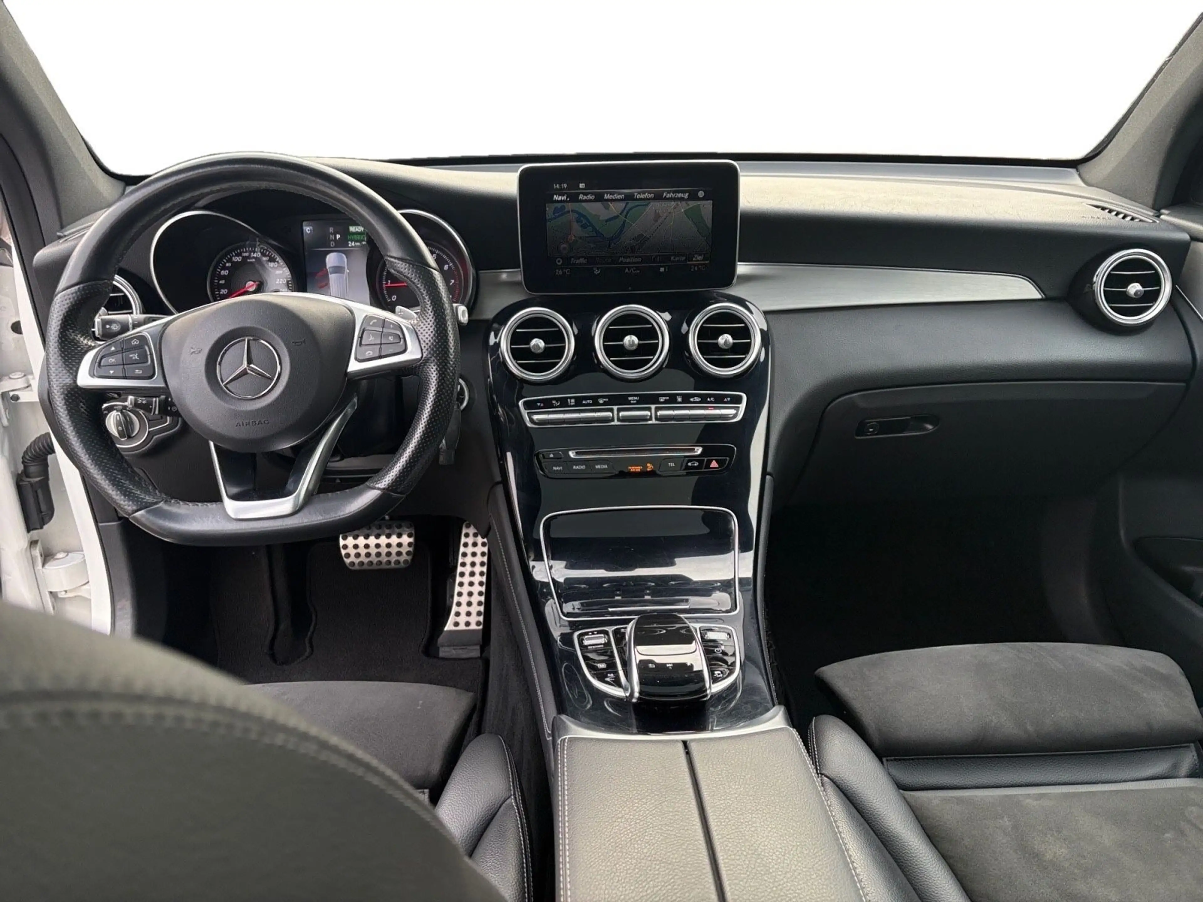 Mercedes-Benz GLC 350 4Matic AMG-Line — photo 12