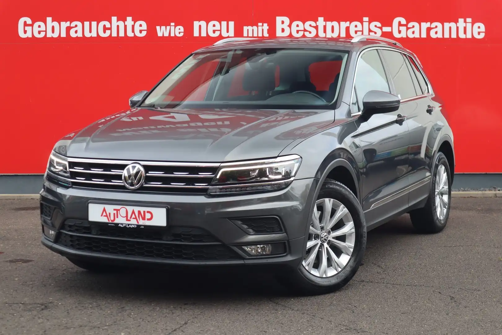 Volkswagen Tiguan 1.4 TSI DSG LED SHZ Navi Tempomat el.HK Grau - 2