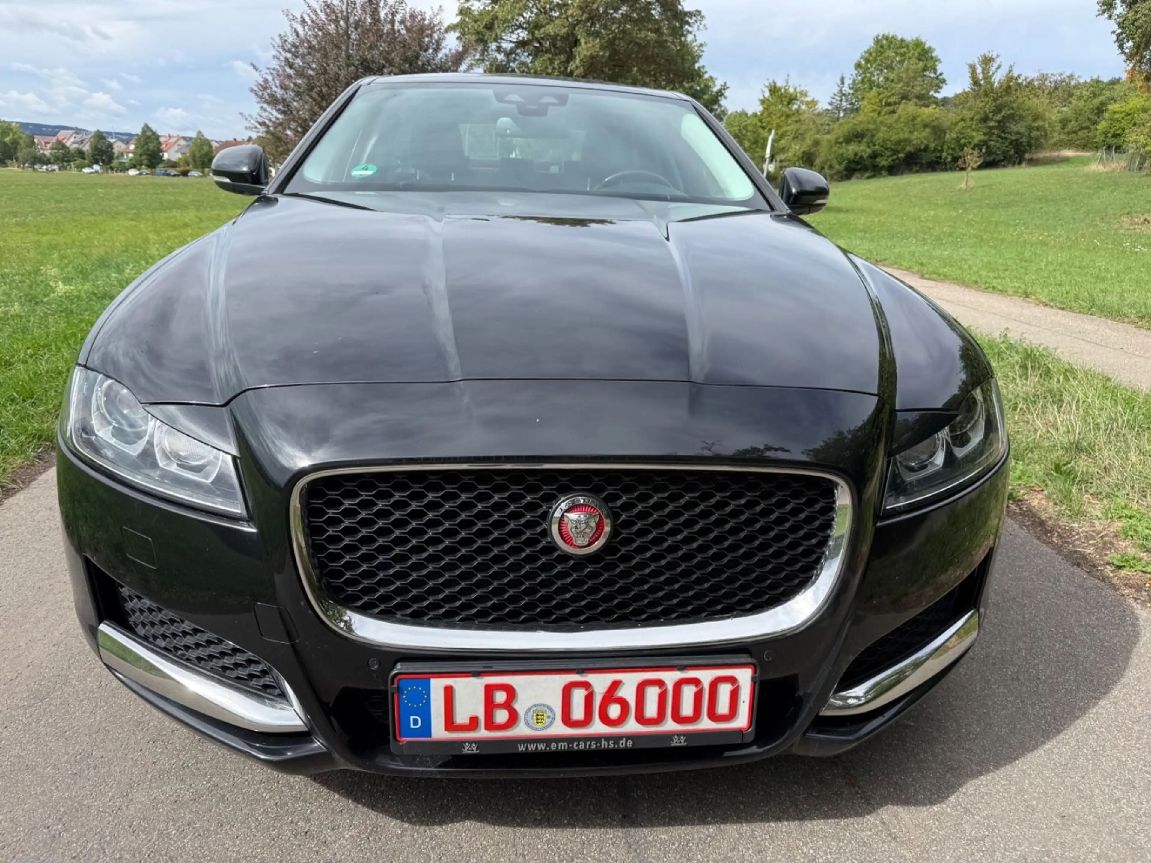 Jaguar XF Portfolio 25T AWD — photo 2