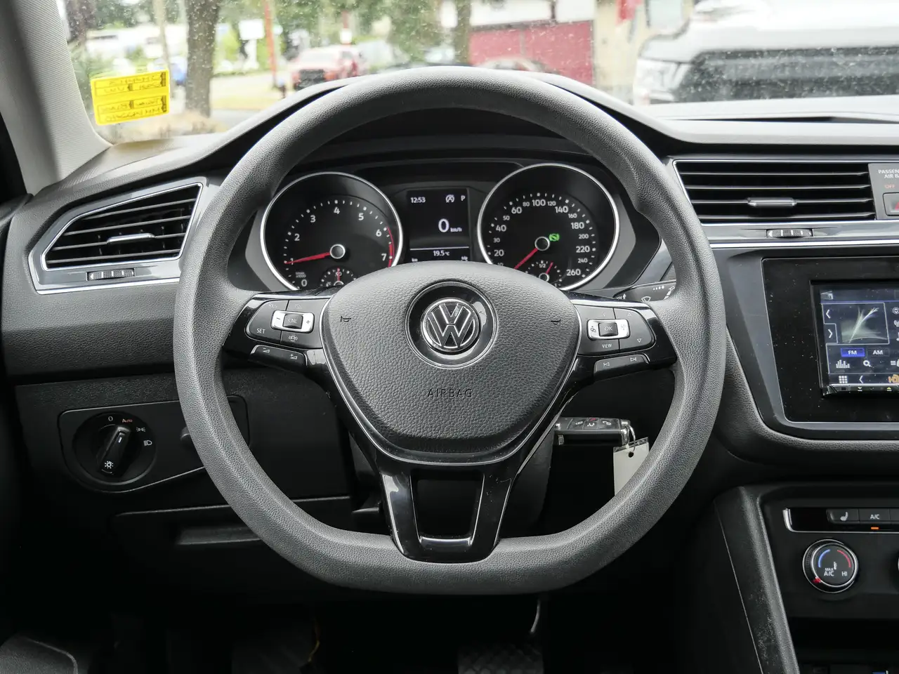 Volkswagen Tiguan снимка Volkswagen Tiguan