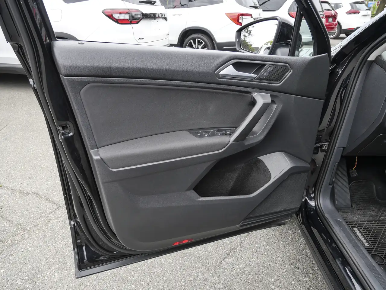 Volkswagen Tiguan снимка Volkswagen Tiguan