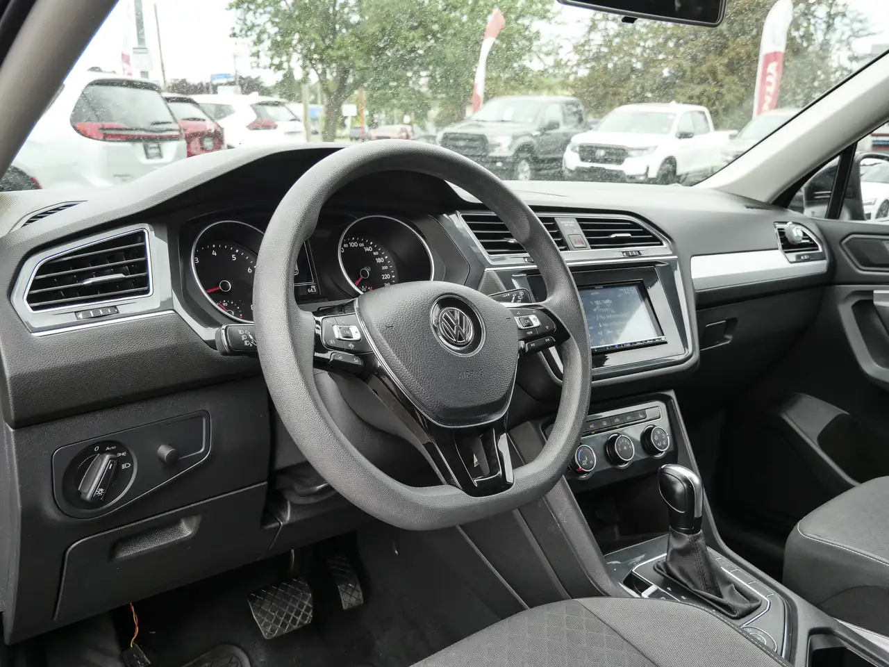 Volkswagen Tiguan снимка Volkswagen Tiguan