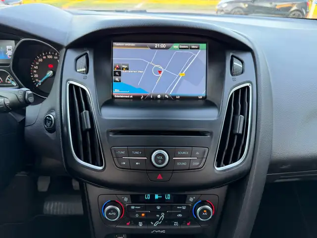 Ford Focus view 12