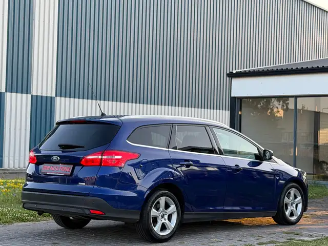 Ford Focus view 4
