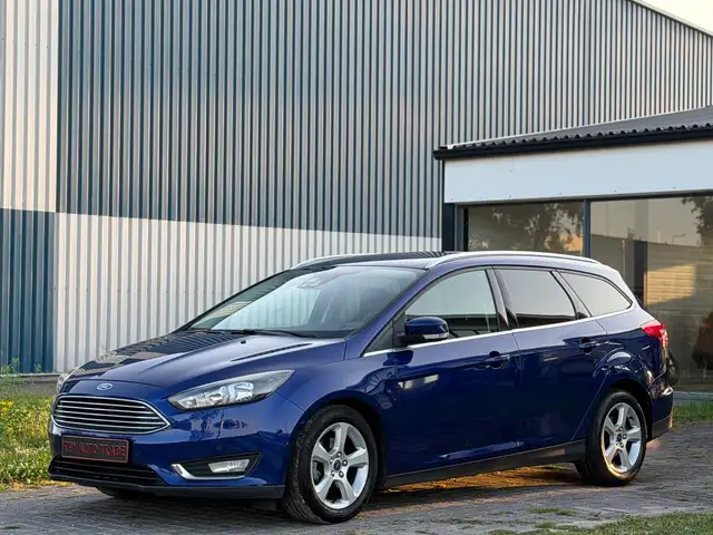 Ford Focus view 8