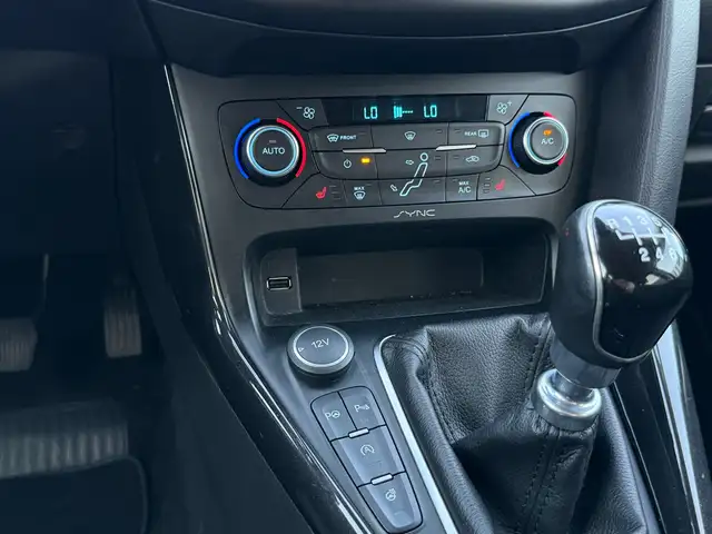 Ford Focus view 13