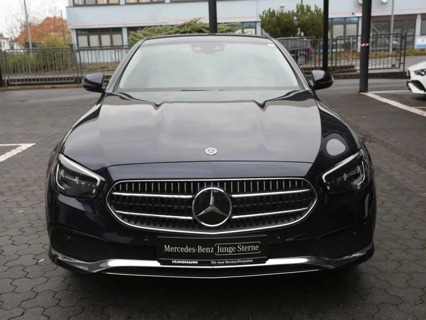 Mercedes-Benz E 300 Avantgarde Standhzg Distronic+ Kamera Blau - 2