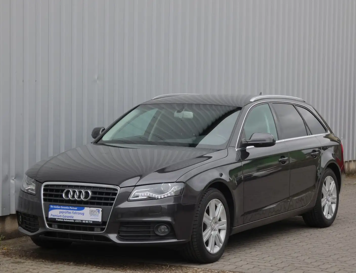 Audi A4 Avant Ambiente-Klima-Navi-Xenon-AHK-PDC-Alu Grau - 1