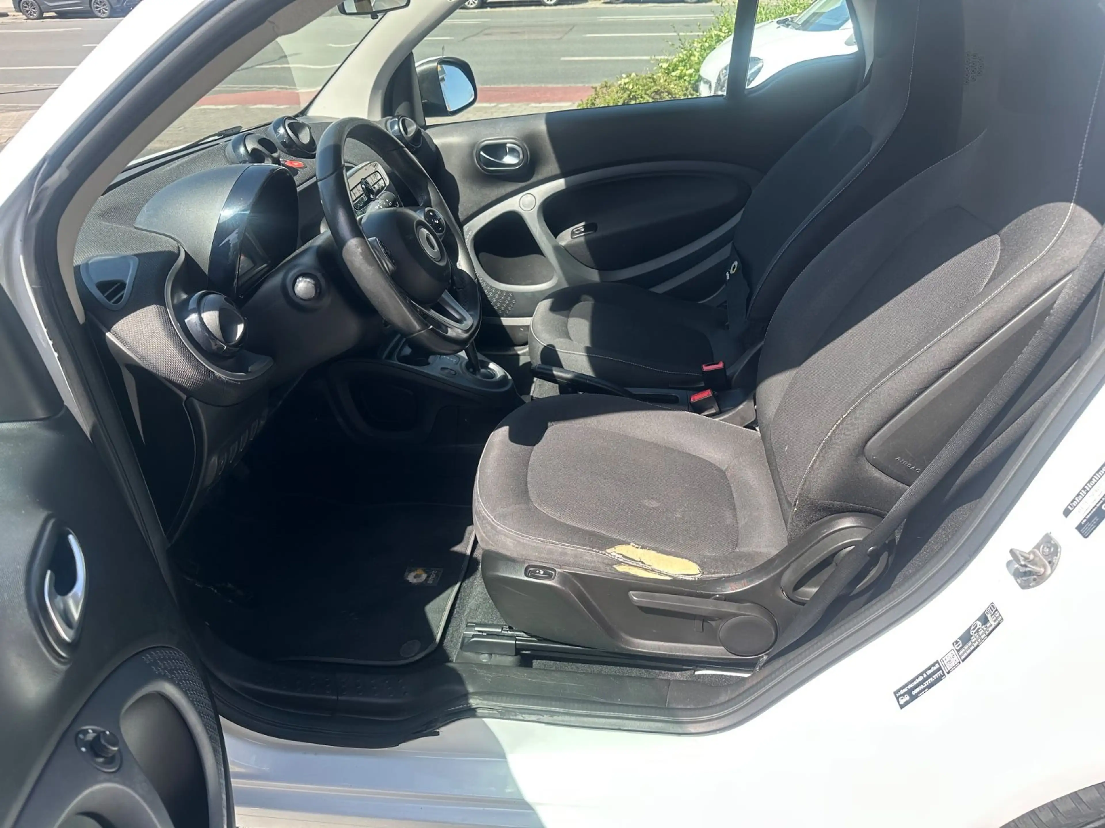 smart forTwo fortwo coupe Basis 52 kW — photo 15