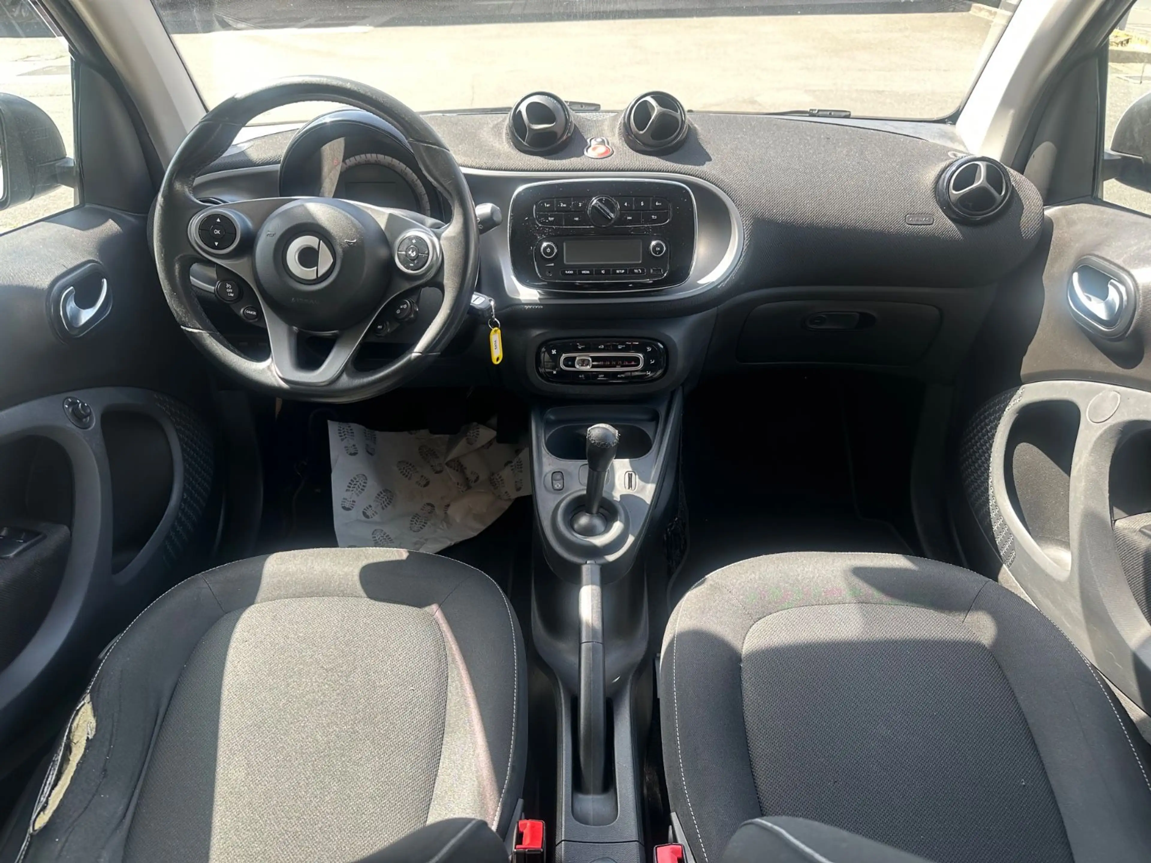 smart forTwo fortwo coupe Basis 52 kW — photo 11