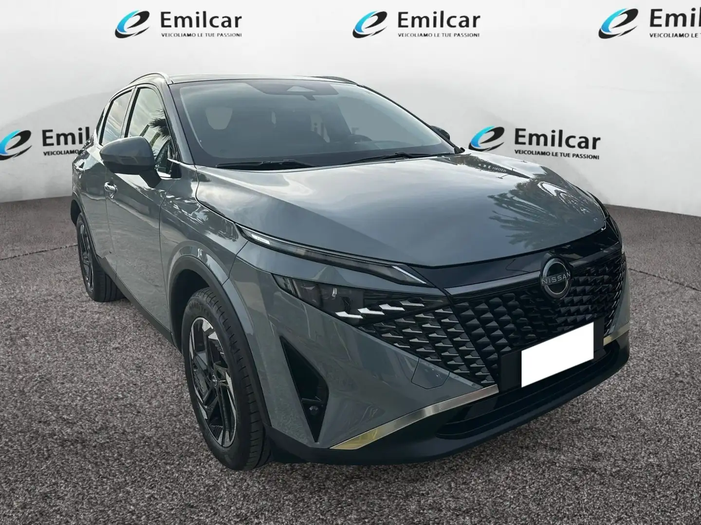 Nissan Qashqai 1.3 Mild Hybrid N-Connecta Grijs - 2