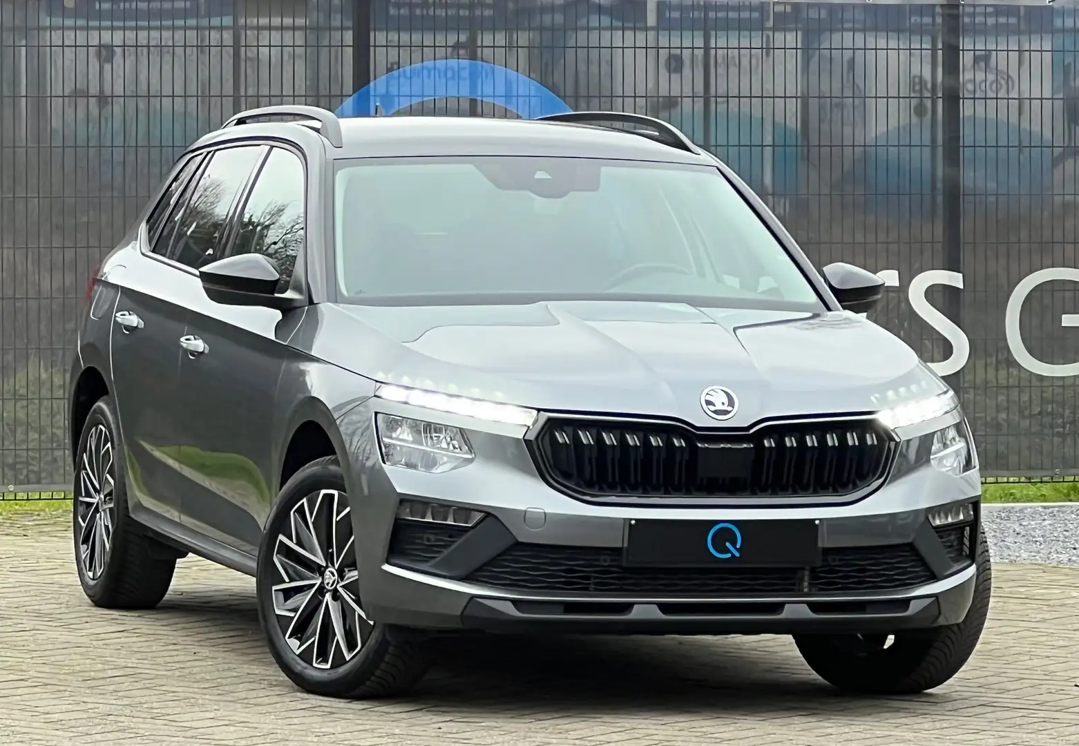 Skoda Kamiq 1.5 TSI ACT BLACK CARPLAY LANE ASSIST CRUISECONTR Gris - 1