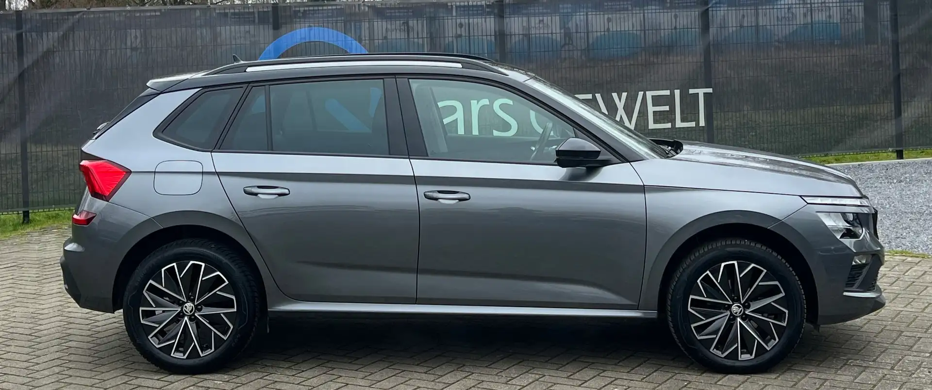 Skoda Kamiq 1.5 TSI ACT BLACK CARPLAY LANE ASSIST CRUISECONTR Gris - 2